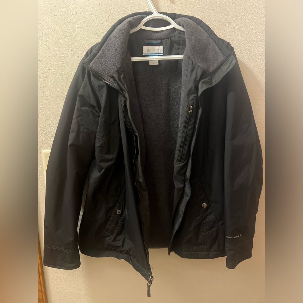 Columbia Women’s Black Coat - Picture 2 of 5